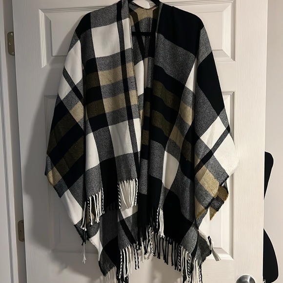 Tally Weijl Plaid Cape/Wrap - Picture 5 of 13